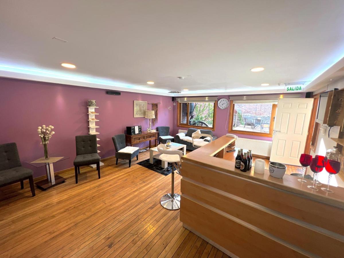 푼타아레나스 Incredible Downtown Duplex With Interior Backyard 아파트 외부 사진